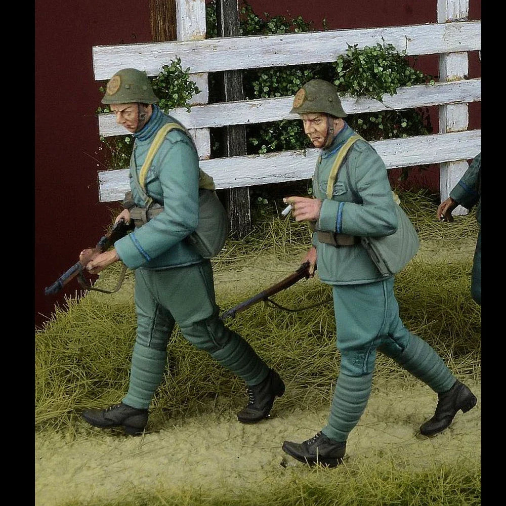 1/35 WWII Dutch Infantry 1940, 2 Figures, Resin Model Figure Kit, Unassembled and Unpainted