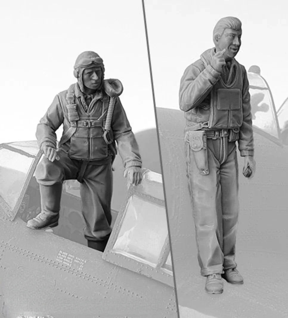 1/32 WWII Aircraft Pilot and Aircrew, 2 Figures, Resin Model Figure Kit, Unassembled and Unpainted