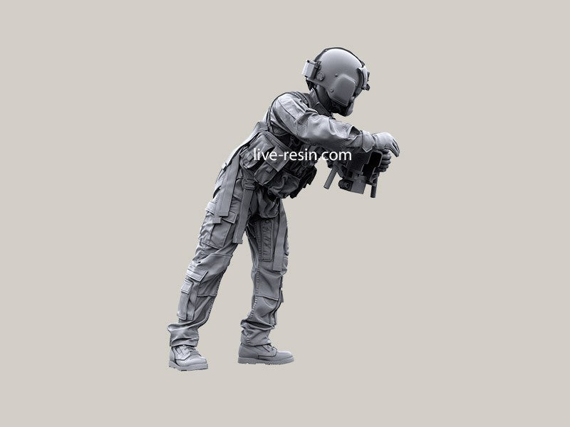 1/35 Modern Tactical Soldier / Special Forces Operator, Resin Model Figure Kit, Unassembled and Unpainted