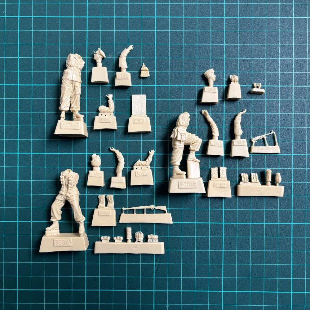 1/35 WWII German Motorcyclists, 3 Figures, Resin Model Figure Kit, Unassembled and Unpainted