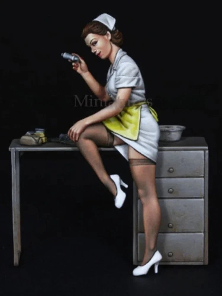 1/35 Modern Nurse, Resin Model Figure Kit, Unassembled and Unpainted