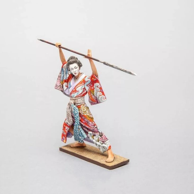 90mm Female Warrior Leader, Resin Model Figure Kit, Fantasy Theme, Unassembled and Unpainted