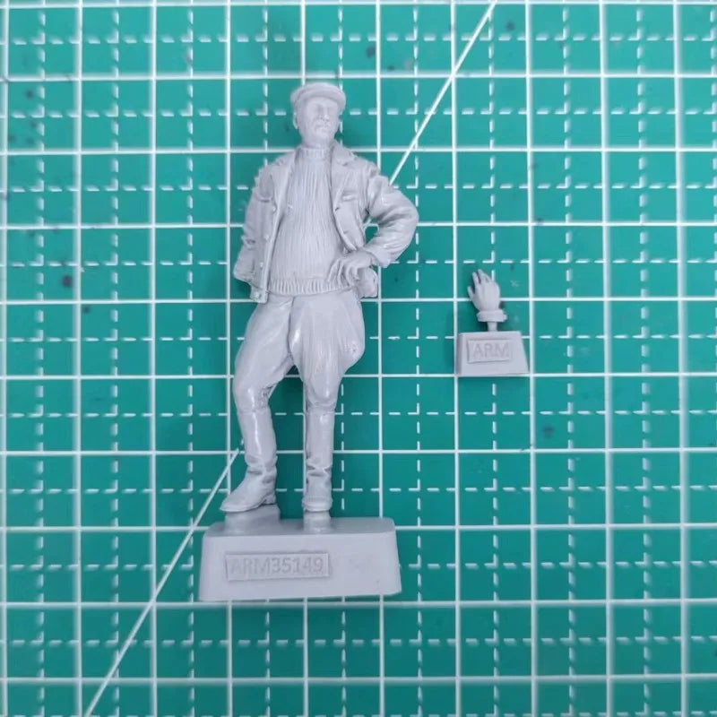 1/35 WWI Era Soldier, Resin Model Figure Kit, Unassembled and Unpainted