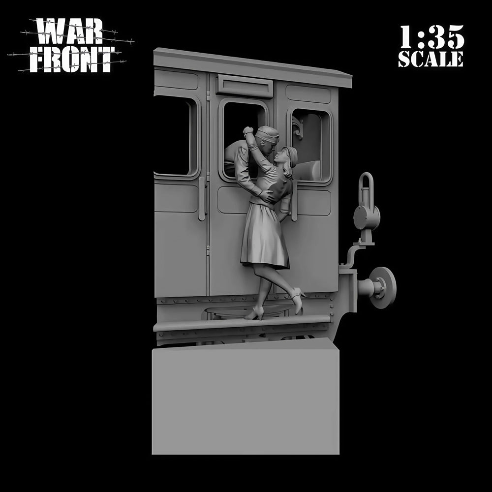 1/35 WWII London Civilians at Charing Cross, 2 Figures, Resin Model Diorama Kit, Unassembled and Unpainted