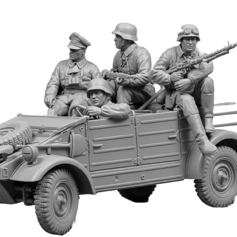 1/35 WWII Soldiers with Military Truck, 4 Figures, Resin Model Figure Kit, Unassembled and Unpainted
