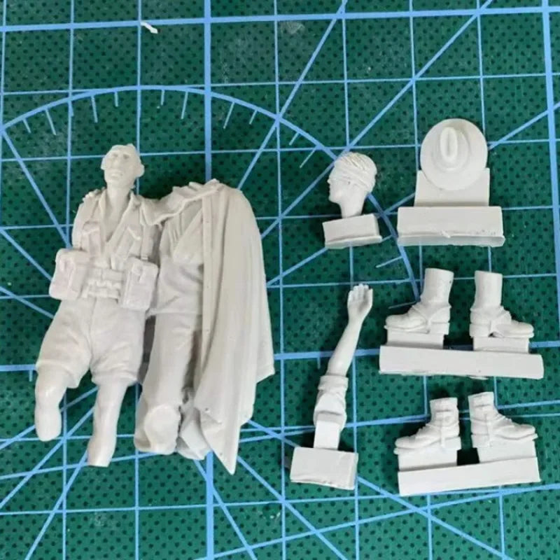 1/35 WWI Australian Wounded Soldier, Resin Model Figure Kit, Unassembled and Unpainted