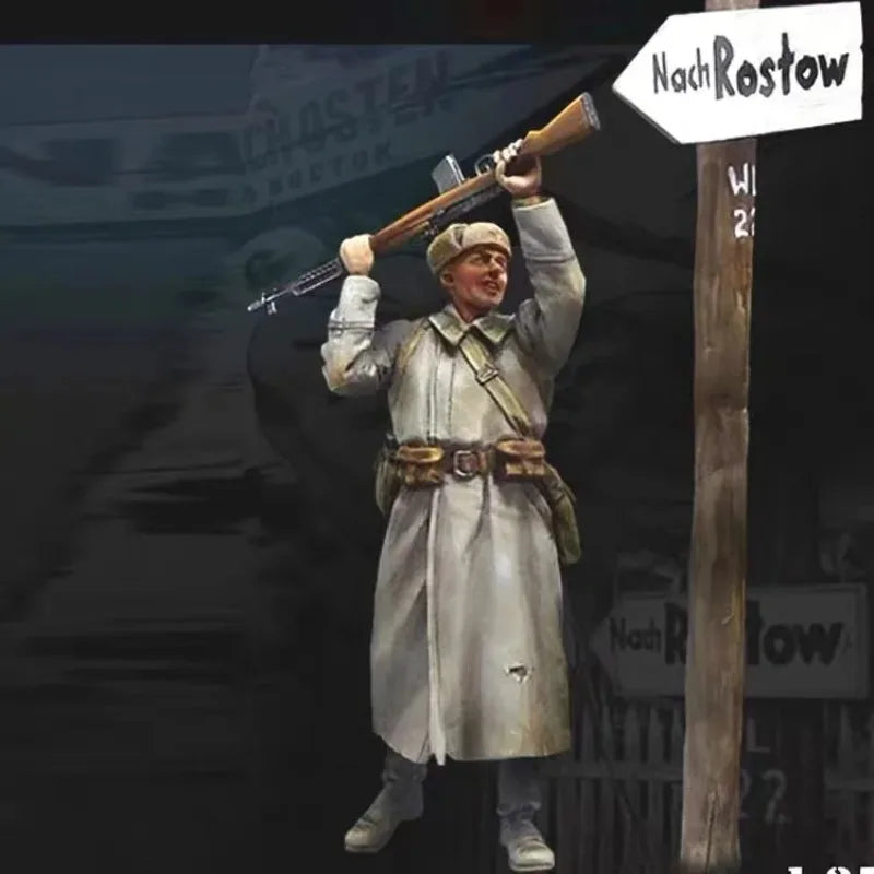 1/35 WWII Soviet Anti-Tank Rifleman in Winter Coat, Resin Model Figure Kit, Unassembled and Unpainted