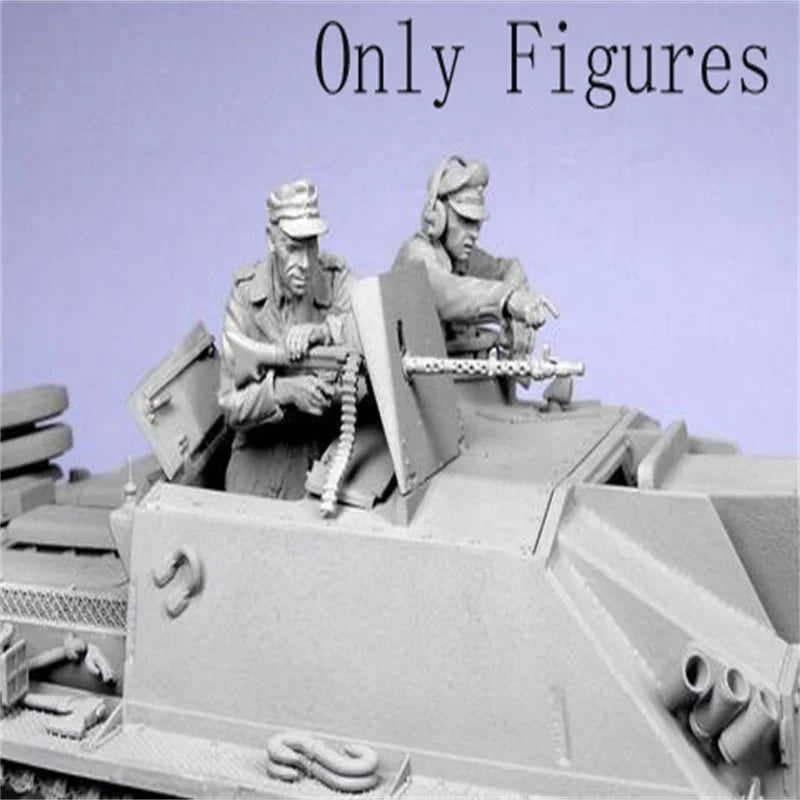1/35 WWII German Soldiers with Vehicle Mount, 2 Figures, Resin Model Figure Kit, Unassembled and Unpainted