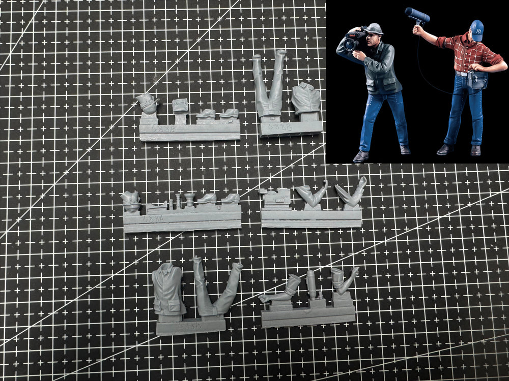 1/35 Modern News Crew, 2 Figures, Resin Model Figure Kit, Unassembled and Unpainted