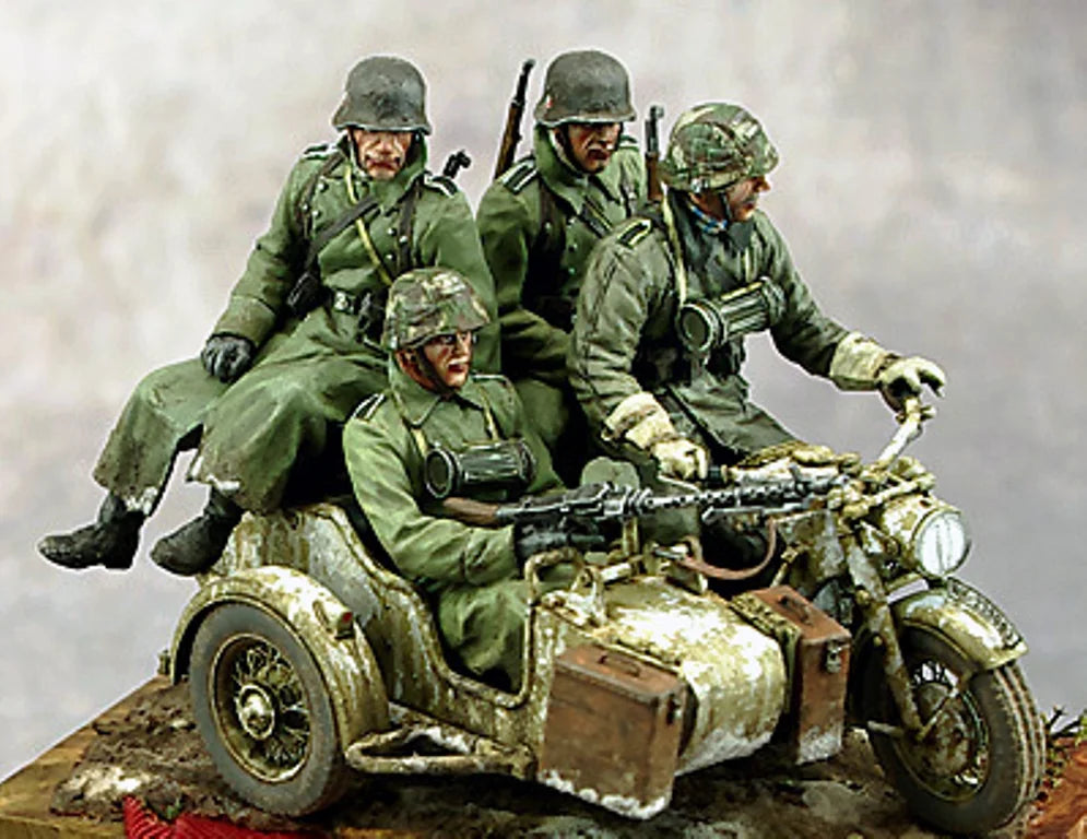 1/35 WWII German Motorcycle Sidecar Squad, 4 Figures, Resin Model Figure Kit, Unassembled and Unpainted