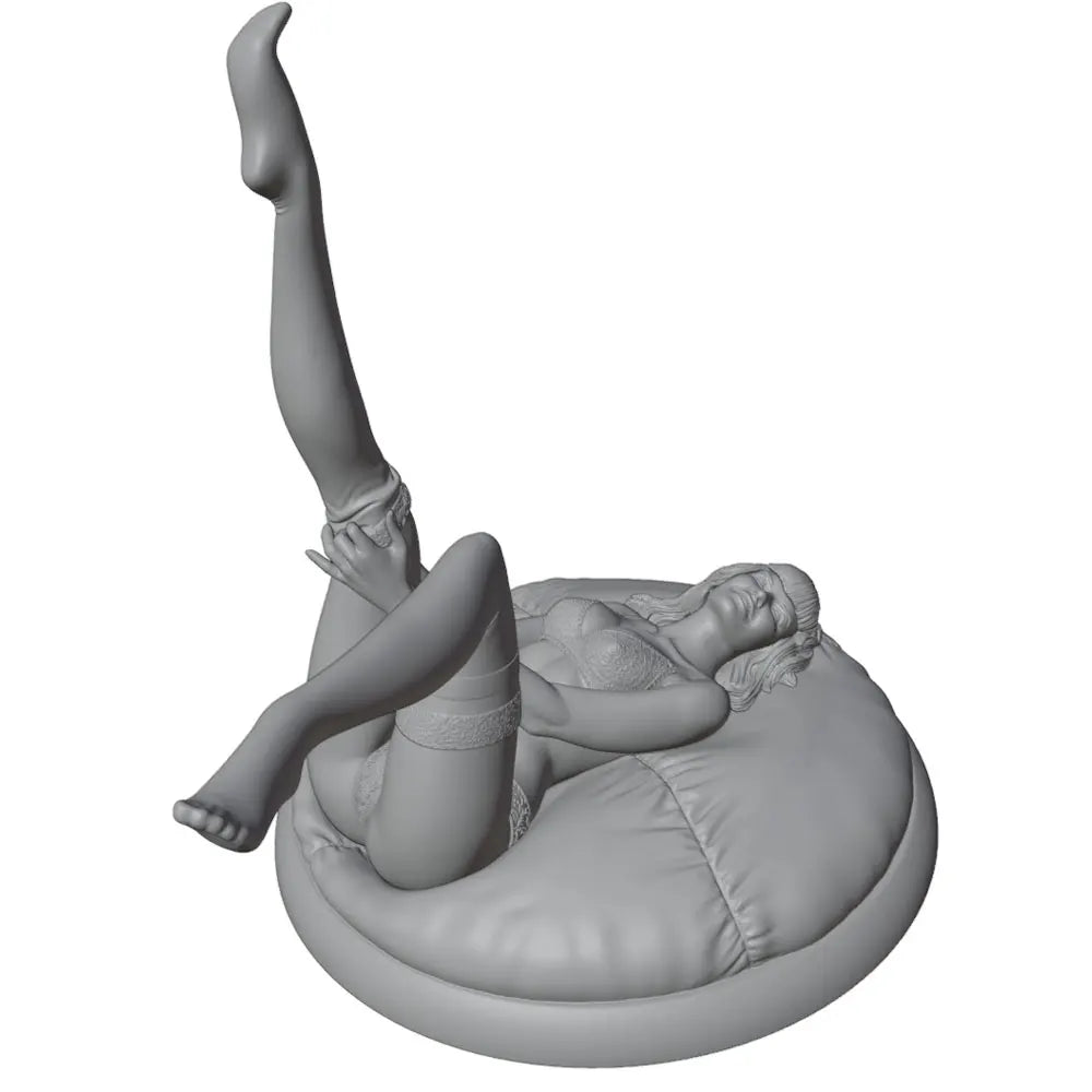 1/24 Woman on Sofa, Resin Model Figure Kit, Unassembled and Unpainted