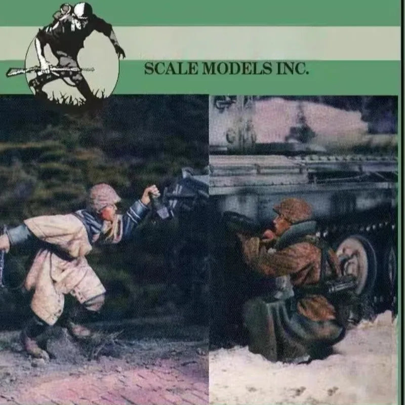 1/35 WWII German Destroyer Squad, 2 Figures, Resin Model Figure Kit, Unassembled and Unpainted