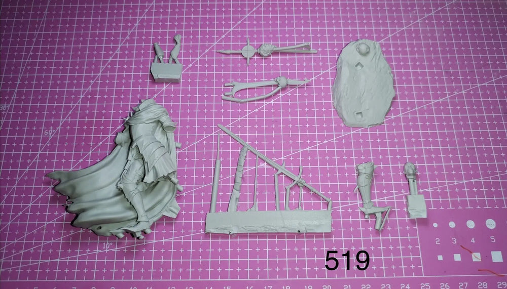 1/24 Armored Knight with Flowing Cape Dual Swords, Resin Model Figure Kit, Fantasy Theme, Unassembled and Unpainted