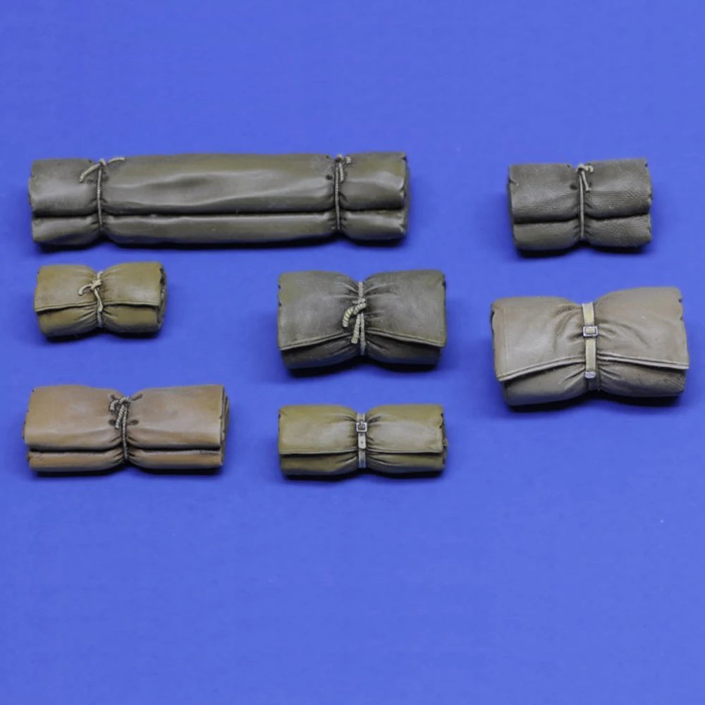 1/16 Military Field Bedrolls & Tentpacks, Resin Model Accessory Kit, Military Theme, Unpainted