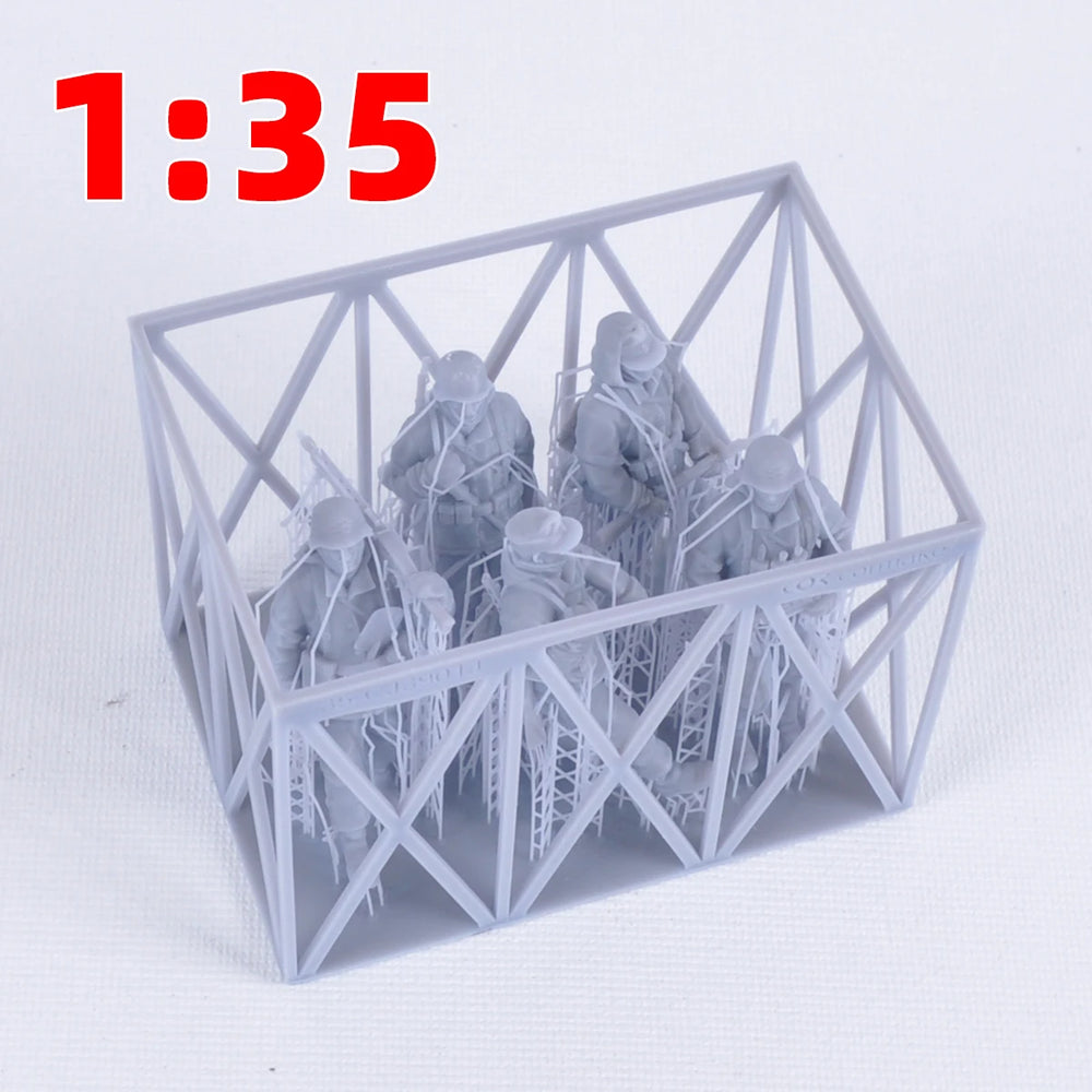 1/35 WWII German Winter Infantry Squad, 5 Figures, Resin Model Figure Kit, Unassembled and Unpainted
