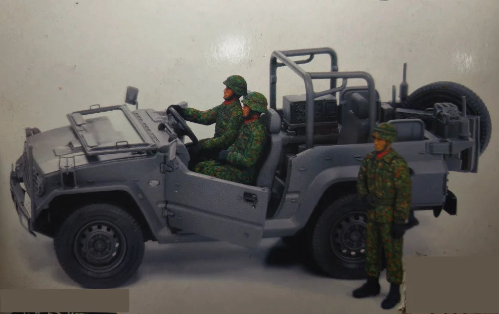 1/35 Modern Tactical Team with Light Vehicle, Resin Model Figure Kit, Unassembled and Unpainted