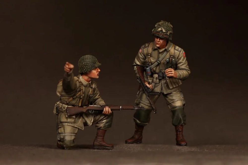 1/35 WWII US Infantry Charging with Rifles, 5 Figures, Resin Model Figure Kit, Unassembled and Unpainted