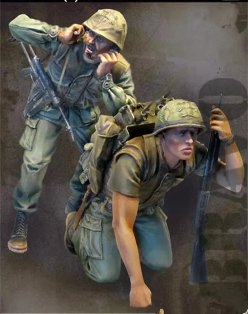 1/35 Vietnam War US Infantry Advancing, 2 Figures, Resin Model Figure Kit, Unassembled and Unpainted