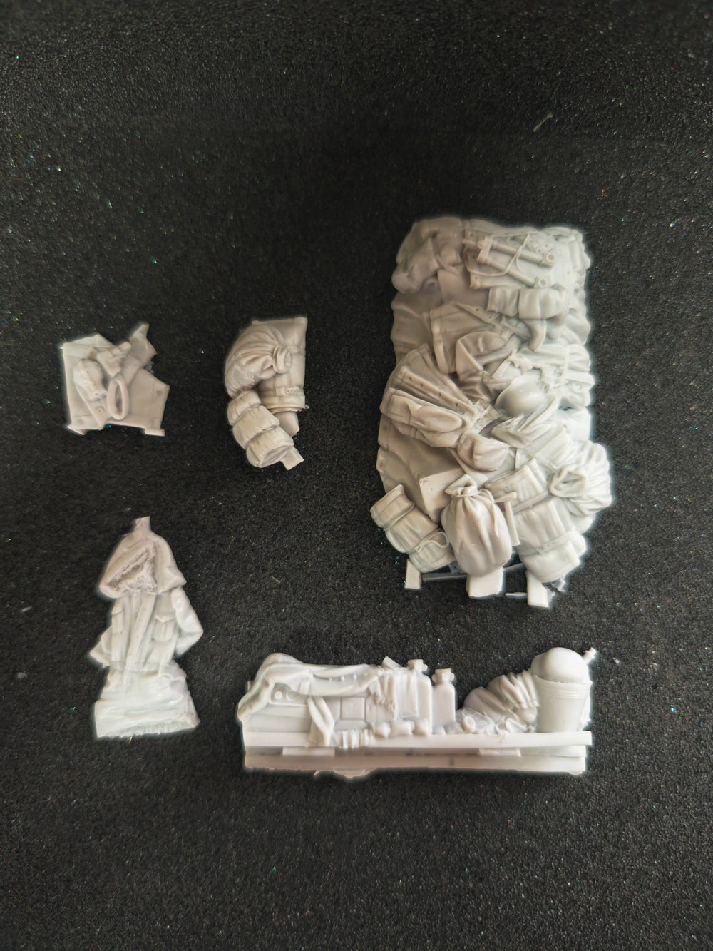 1/35 WWII Soviet Tank Crew, 7 Figures, Resin Model Figure Kit, Unassembled and Unpainted