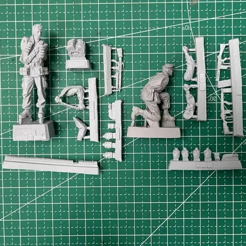1/35 Vietnam War Australian SAS Combat Patrol, 2 Figures, Resin Model Figure Kit, Unassembled and Unpainted