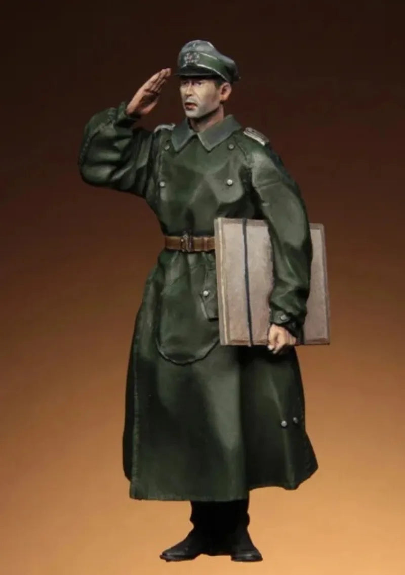 1/35 WWII German Female Officer, Resin Model Figure Kit, Unassembled and Unpainted