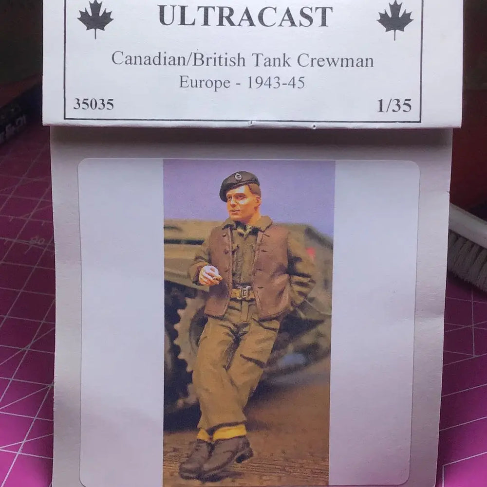 1/35 WWII British/Canadian Tank Crewman, Resin Model Figure Kit, Unassembled and Unpainted