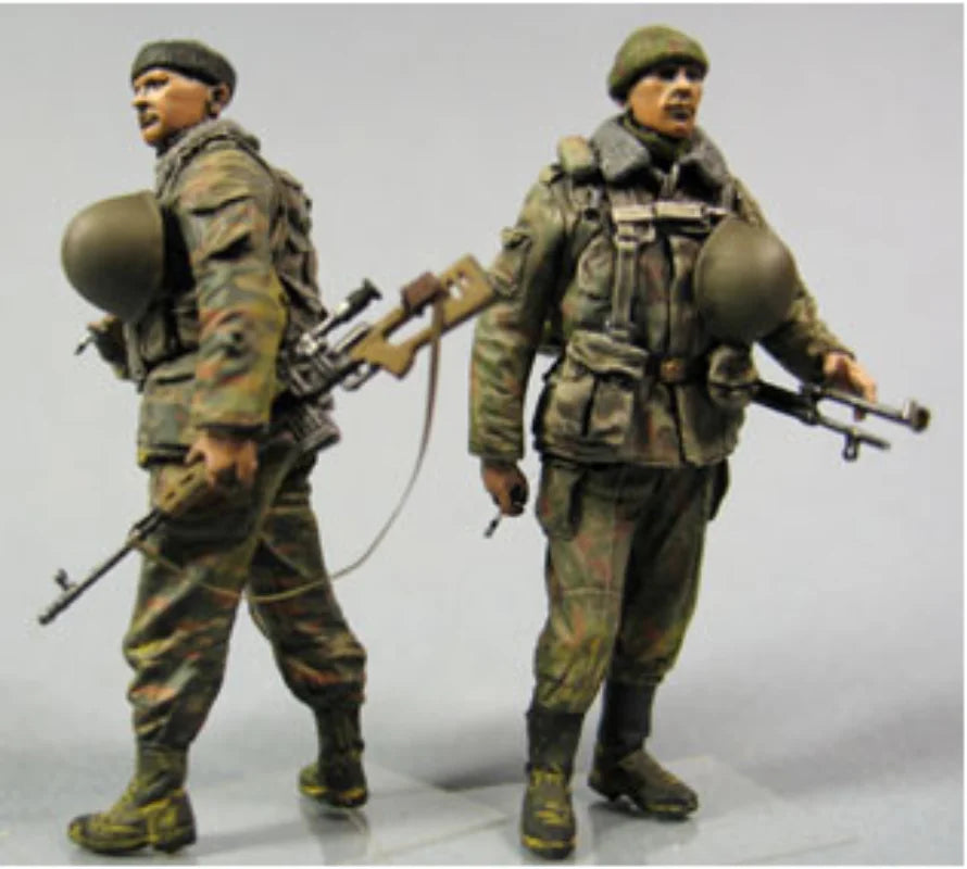 1/35 Modern Russian Infantry: Alert and Relaxed Patrol, 2 Figures, Resin Model Figure Kit, Unassembled and Unpainted