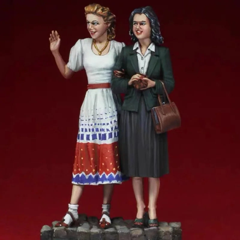 1/35 WWII 1940s Civilian Women, 2 Figures, Resin Model Figure Kit, Unassembled and Unpainted