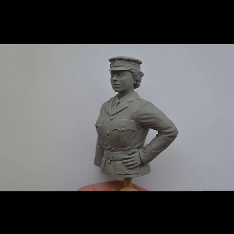1/10 WWII German Female Officer in Belted Tunic, Resin Model Bust Kit, Unassembled and Unpainted