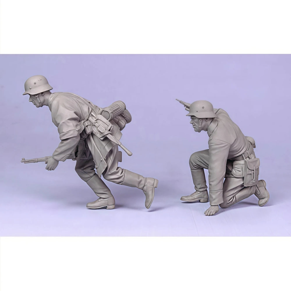 1/35 WWII German Infantry & Officers, 7 Figures, Resin Model Figure Kit, Unassembled and Unpainted