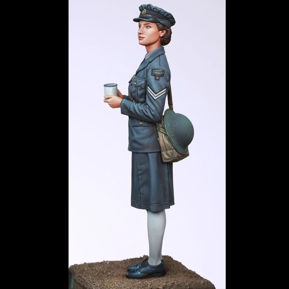 1/35 WWII British WAAF Officer, Resin Model Figure Kit, Unassembled and Unpainted