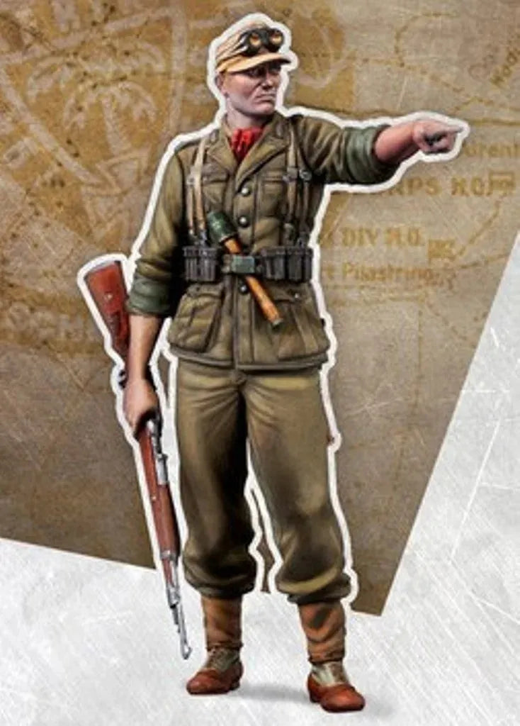 1/35 WWI British Officer Pointing with Rifle, Resin Model Figure Kit, Unassembled and Unpainted