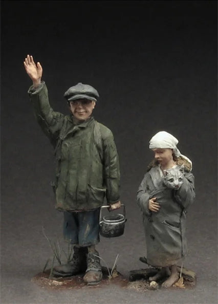 1/35 Cold War Soviet Military Personnel, 4 Figures, Resin Model Figure Kit, Unassembled and Unpainted