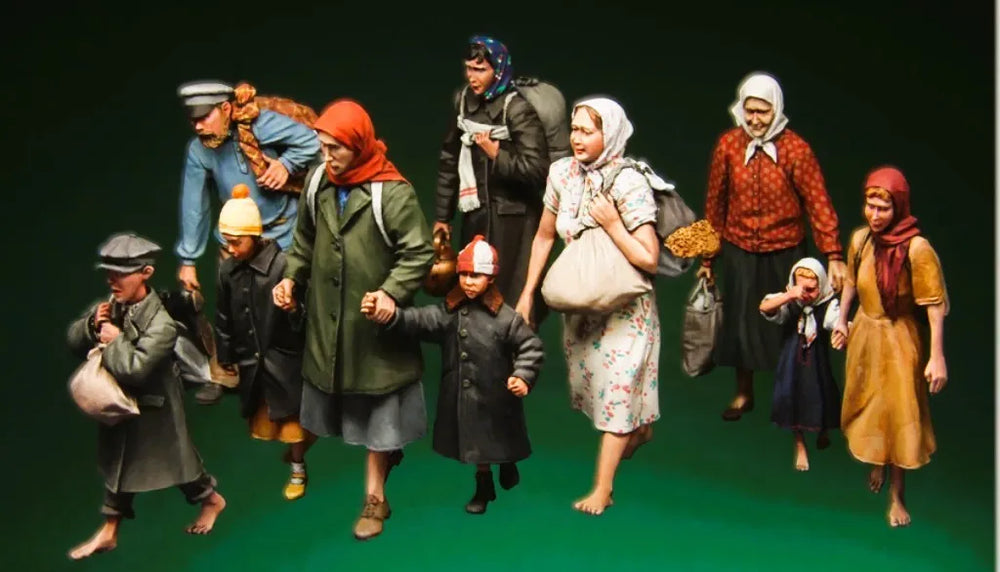 1/35 WWII Soldiers & Civilians, 10 Figures, Resin Model Figure Kit, Unassembled and Unpainted