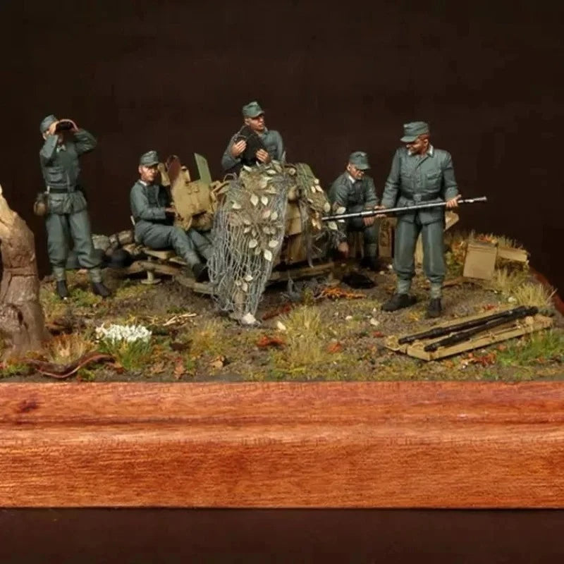 1/35 WWII German Artillery Crew, 12 Figures, Resin Model Diorama Kit, Unassembled and Unpainted