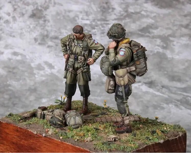 1/35 WWII German Infantry Squad with Field Packs, 6 Figures, Resin Model Figure Kit, Unassembled and Unpainted