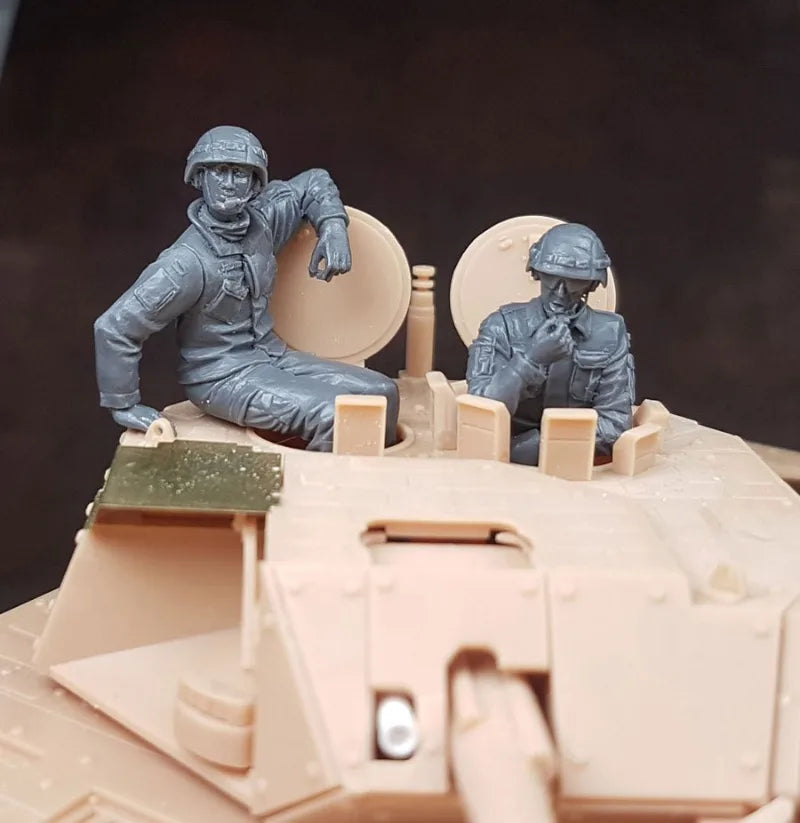 1/35 WWII Polish Infantry at Fortified Post, 2 Figures, Resin Model Figure Kit, Unassembled and Unpainted