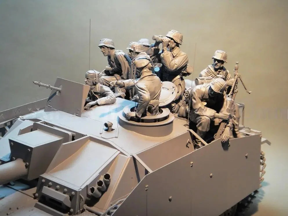 1/16 WWII German Infantry Mounted on Half-Track, 8 Figures, Resin Model Figure Kit, Unassembled and Unpainted