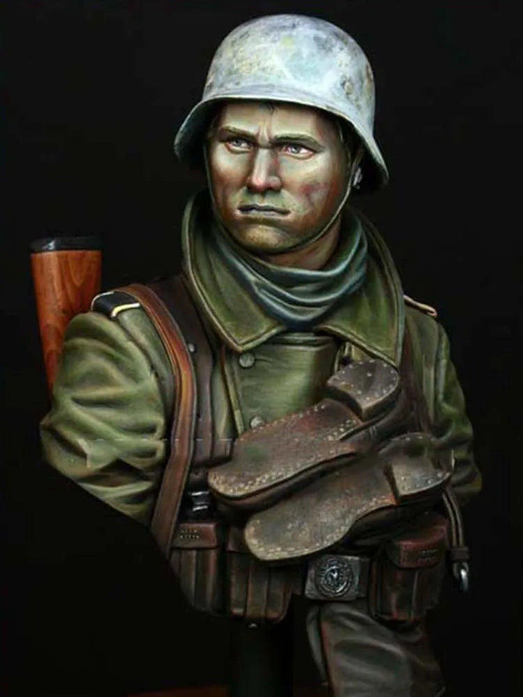 1/10 WWII Soviet Infantryman Alert with Ammo Pouches, Resin Model Bust Kit, Unassembled and Unpainted