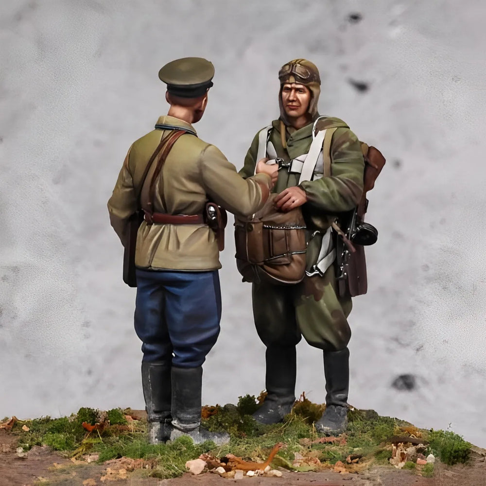 1/35 WWII Soviet Red Army Airborne, 2 Figures, Resin Model Figure Kit, Unassembled and Unpainted