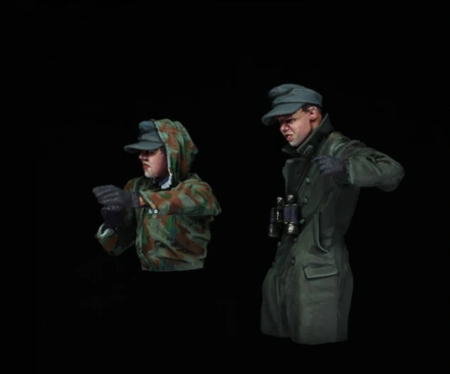 1/35 Modern Military Leaders Directing Operations, 2 Figures, Resin Model Figure Kit, Unassembled and Unpainted
