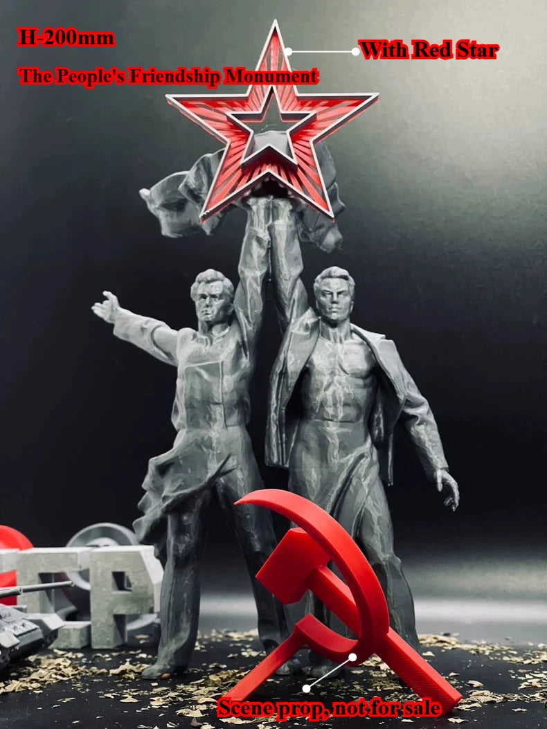 200mm Cold War Soviet Monument, 2 Figures, Resin Model Diorama Kit, Unassembled and Unpainted