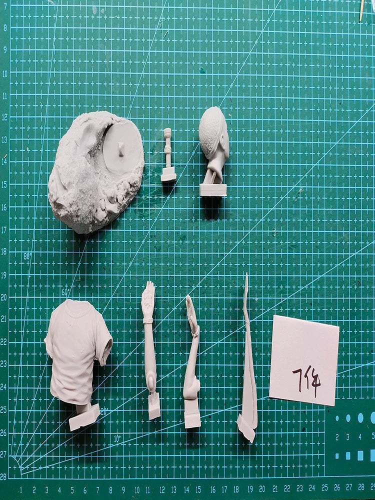1/10 Medieval Woman Looking Upward with Raised Hand, Resin Model Bust Kit, Unassembled and Unpainted