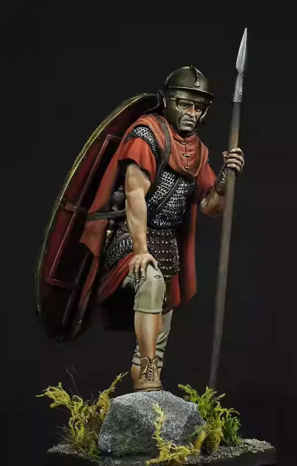 1/24 Ancient Roman Legionary Centurion with Red Cloak, Resin Model Figure Kit, Unassembled and Unpainted