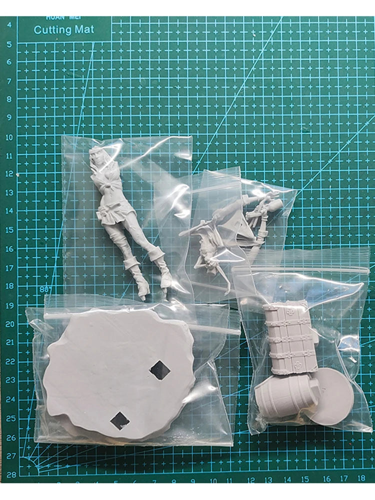 1/24 Pin-up Treasure Hunter with Base, Resin Model Figure Kit, Unassembled and Unpainted