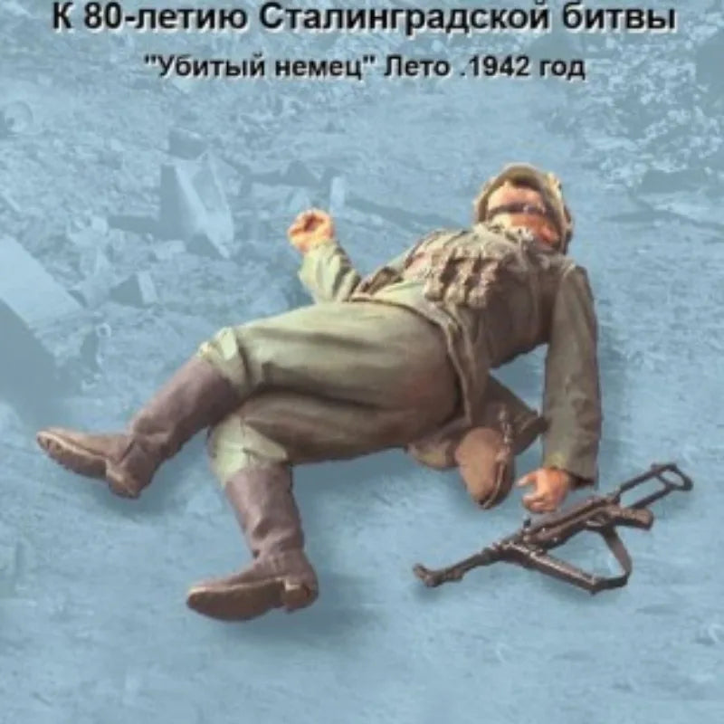 1/35 WWII German Wounded Soldier Stalingrad, Resin Model Figure Kit, Unassembled and Unpainted