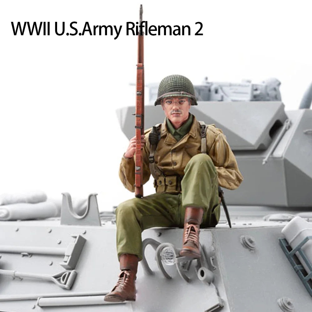 1/16 WWII U.S. Rifleman with M1 Garand, Resin Model Figure Kit, Unassembled and Unpainted