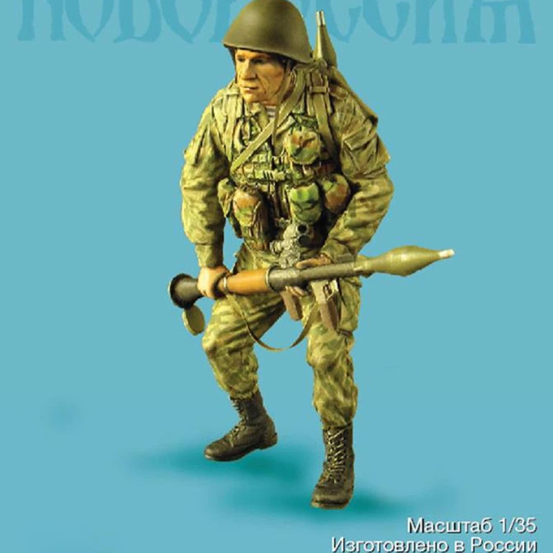 1/35 Modern Soviet Infantry Soldier Advancing, Resin Model Figure Kit, Unassembled and Unpainted
