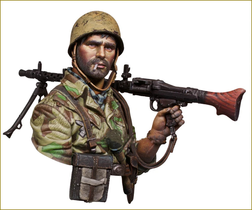 1/10 WWII German Infantryman with MG42, Resin Model Bust Kit, Unassembled and Unpainted