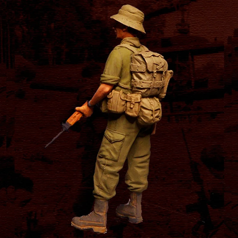 1/35 Modern British Tropical Soldier in Pith Helmet, Resin Model Figure Kit, Unassembled and Unpainted